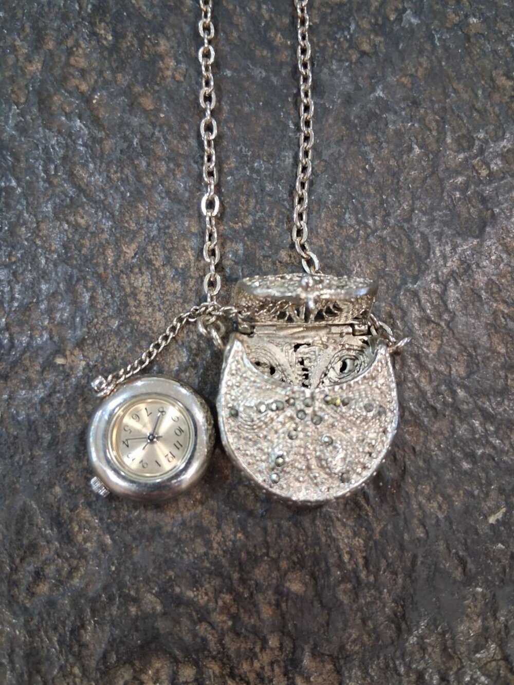 Vintage Silver-Tone Filigree Mini Purse Necklace with Hidden Quartz Watch